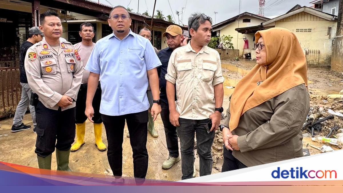 Andre Rosiade Perbaiki Rumah Dinas Personel Polsek Pauh Terdampak Banjir