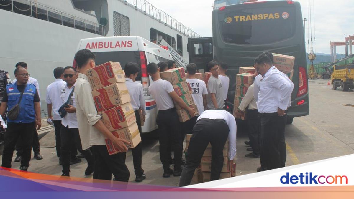 30 Ton Bantuan KemenImipas untuk Warga Terdampak Bencana Sumatera Tiba di Padang
