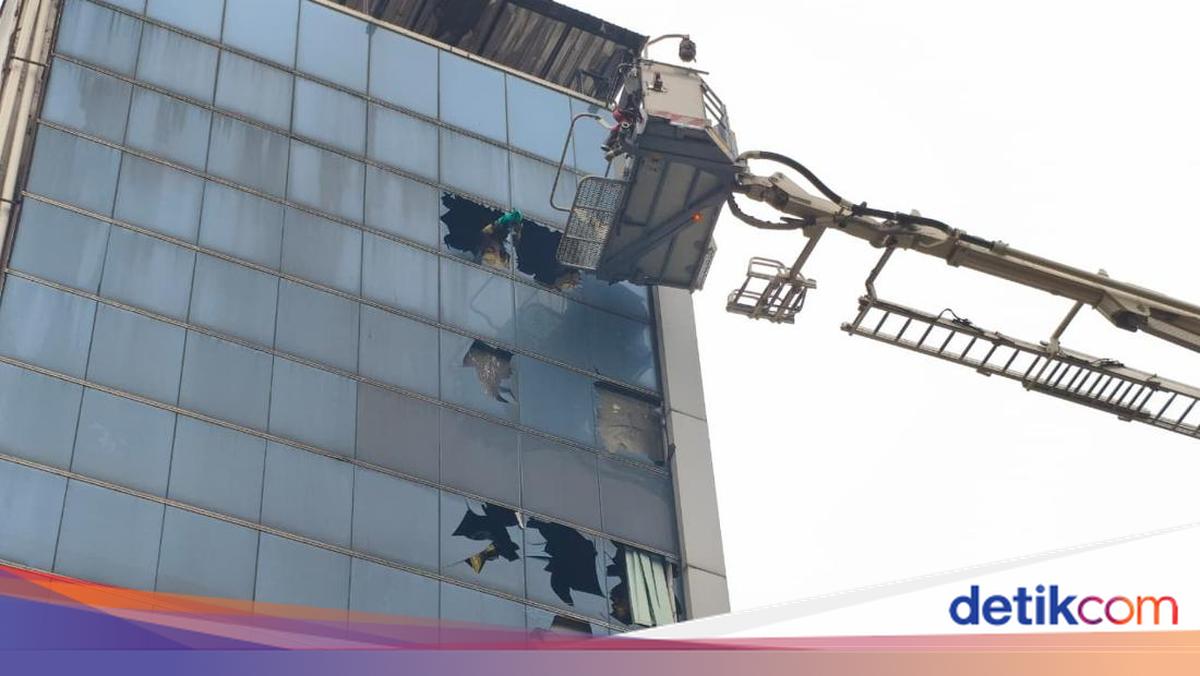 Suasana Mencekam Kebakaran Gedung di Jakpus, Korban Teriak Minta Tolong