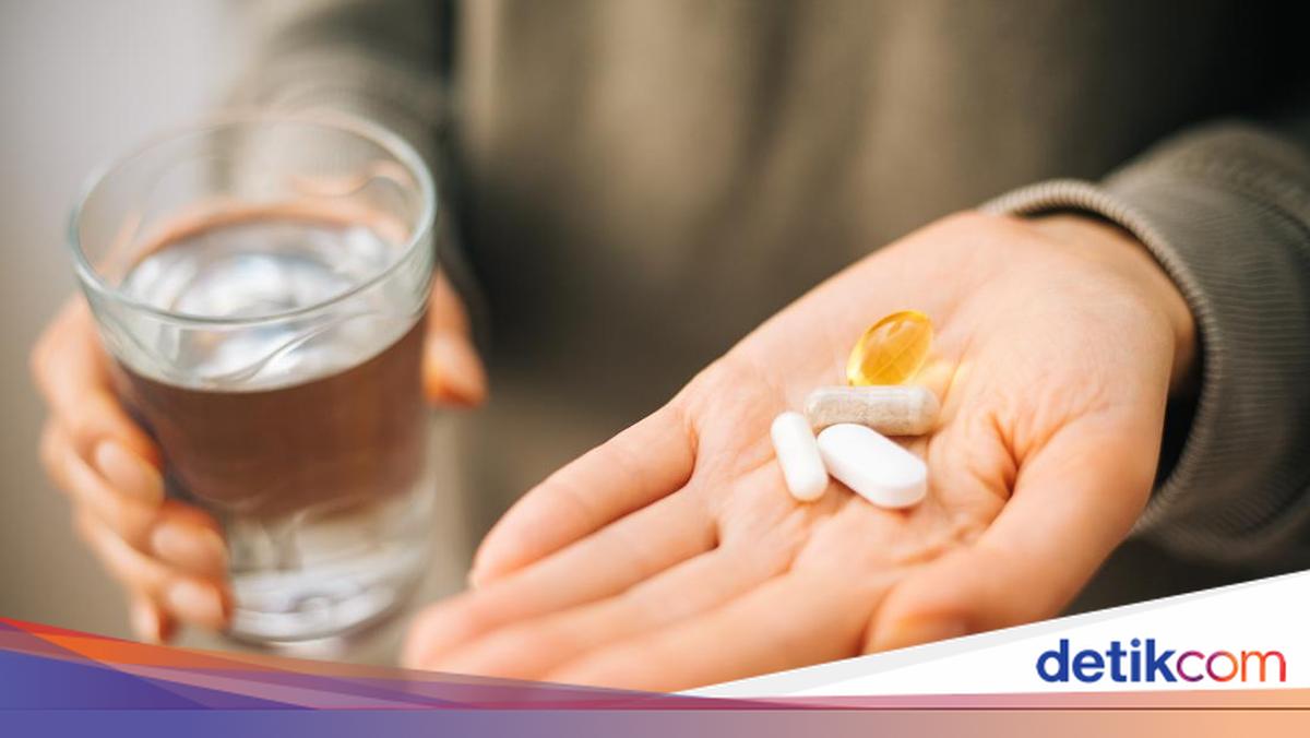 Vitamin B complex penting untuk stamina dan kesehatan. Berikut manfaat bagi kesehatan, aturan minum yang dianjurkan, hingga hal-hal penting yang perlu diperhatikan sebelum mengonsumsi vitamin B complex!