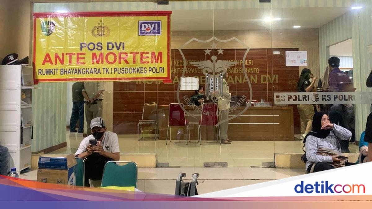 Polda Metro Dirikan Posko Bantu Keluarga Korban Kebakaran Gedung di Jakpus
