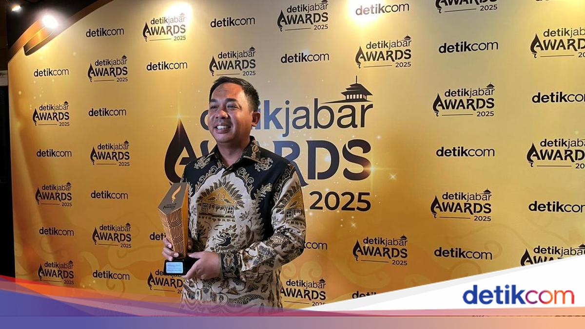 Sukses Jaga Pariwisata, Kapolres Pangandaran Raih detikJabar Awards 2025