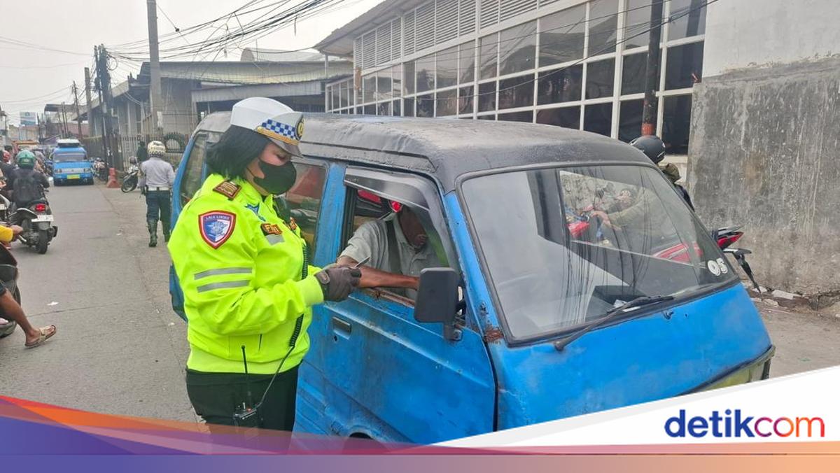 Kerap Dikeluhkan Warga, Angkot Bikin Macet di Stasiun Citayam Depok Ditindak