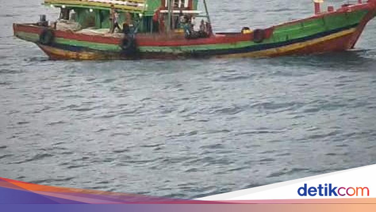KKP Selamatkan Kapal Nelayan yang Hampir Tenggelam di Laut Jawa