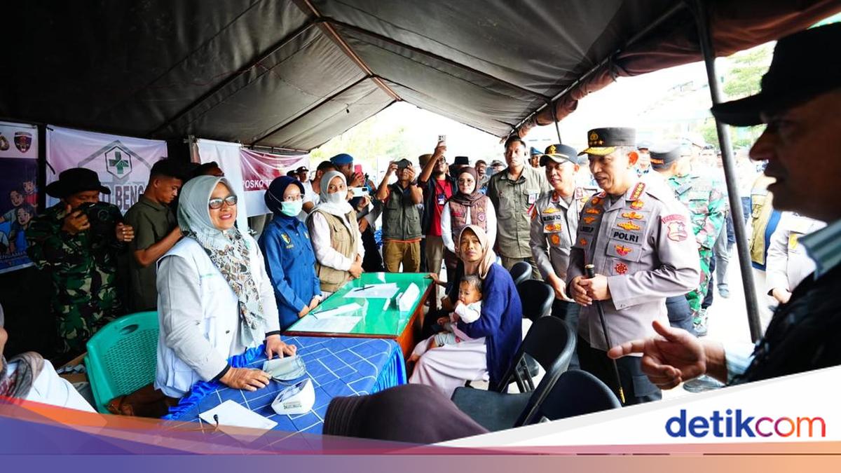Kapolri Tinjau Posko Kesehatan dan Dapur Umum Pengungsian di Aceh Tengah