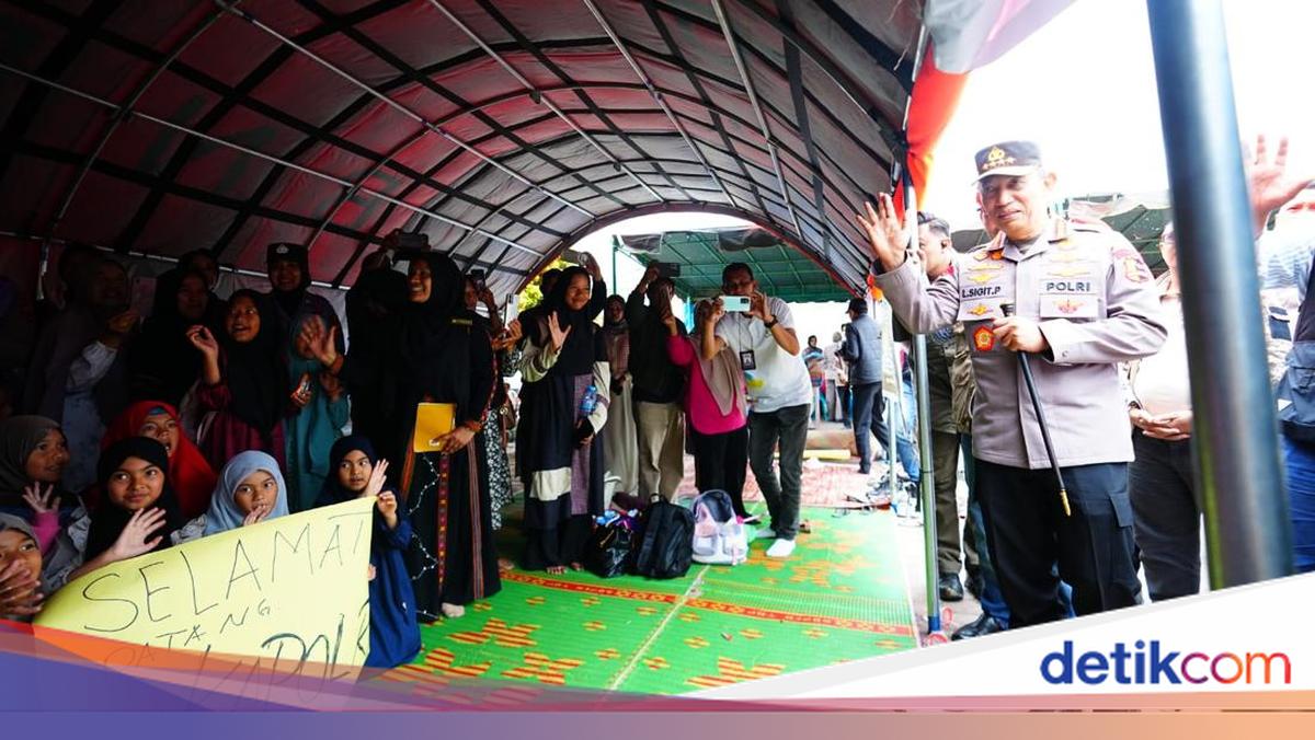 Kapolri Tinjau Posko Pengungsian Aceh Tengah, Distribusikan Makanan dan Obat-obatan