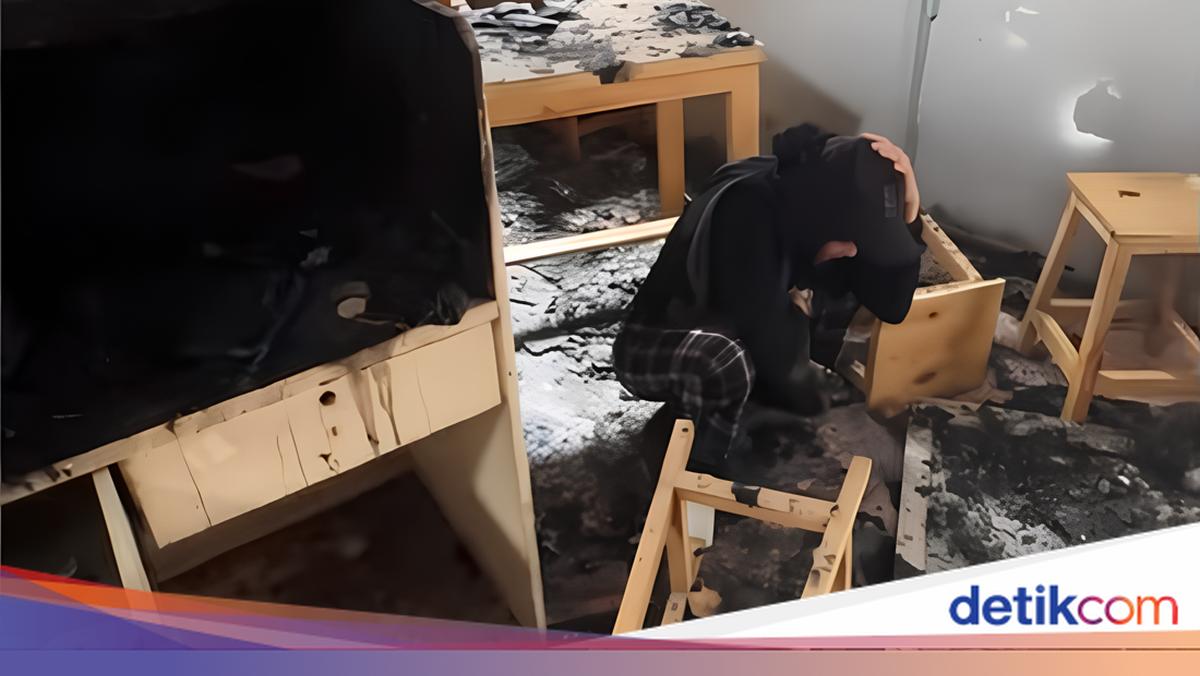 Tangis Pemilik Kios Kalibata: Baru Renov September, Kini Hancur-Hangus