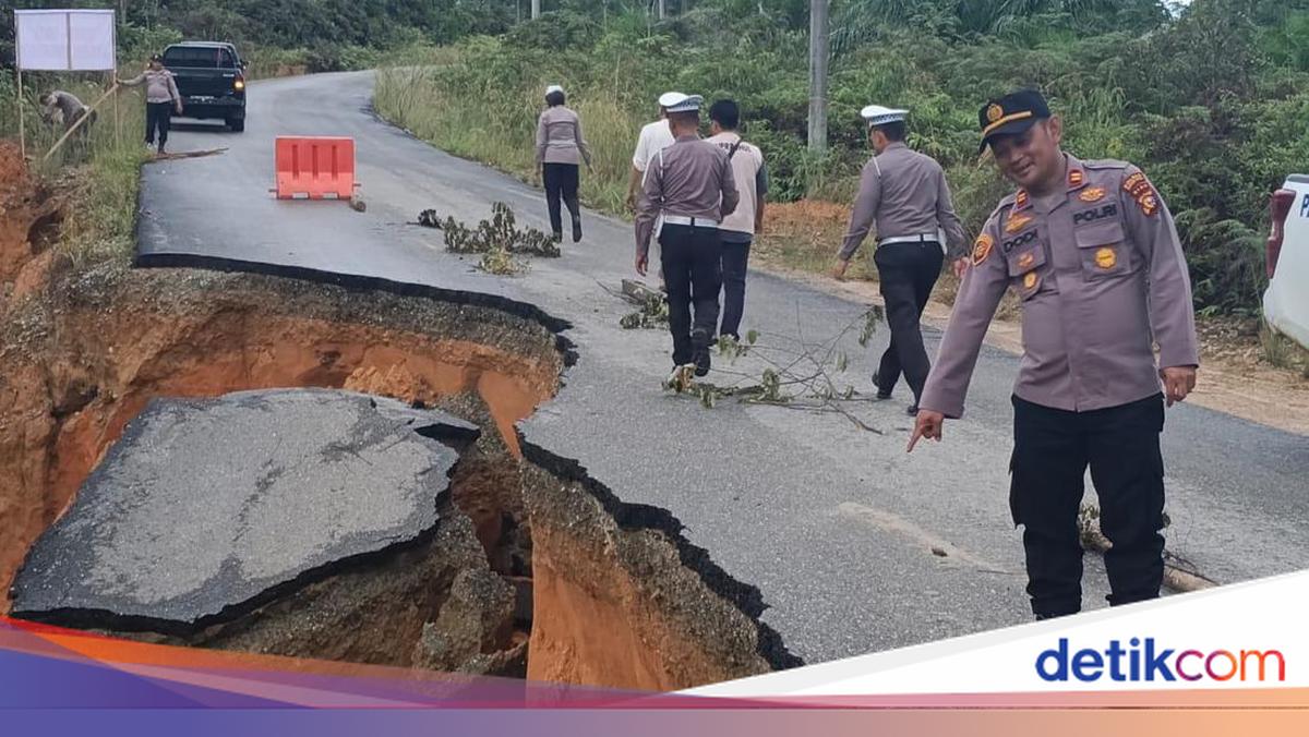 Jalan di Bukit Taratak Rohul Longsor, Pengendara Diimbau Waspada
