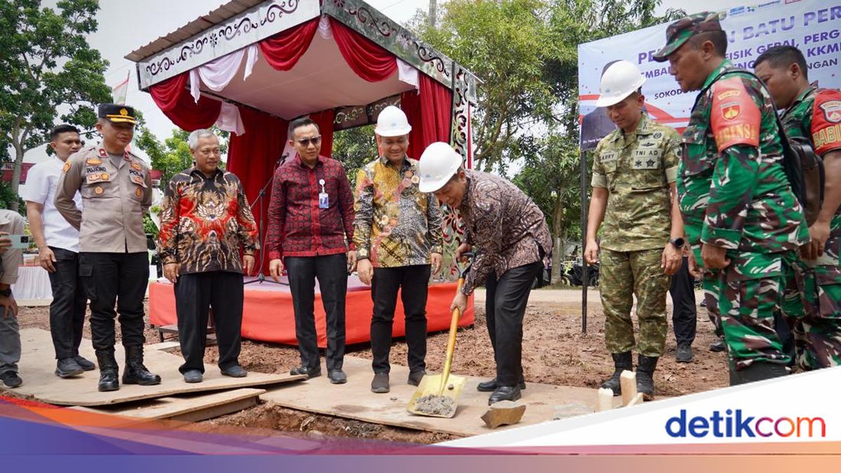 Menkop Resmikan Pembangunan Koperasi Merah Putih Sokoduwet di Pekalongan