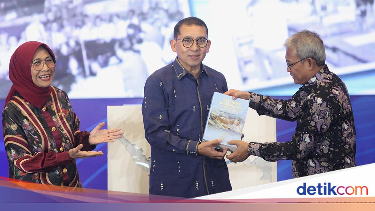 Menbud Fadli Zon Launching Buku Sejarah Indonesia Versi Terbaru