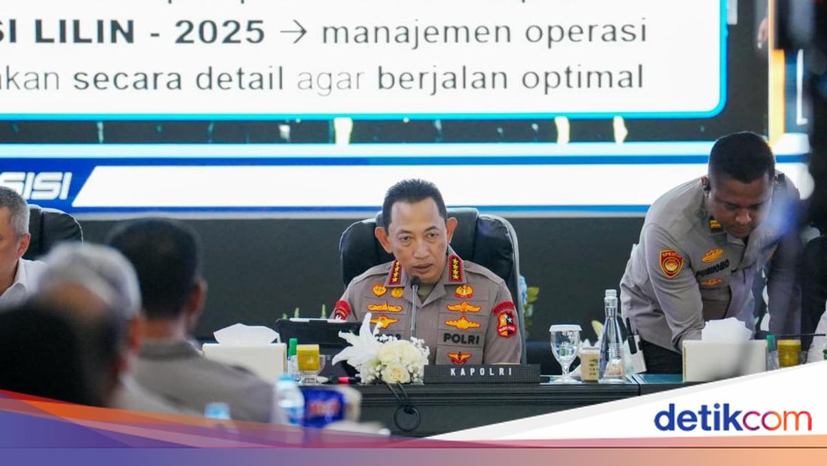 Kapolri Minta Jajaran Pastikan Kamseltibcarlantas Saat Nataru, Antisipasi Lakalantas