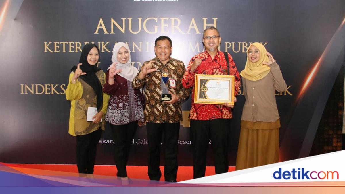 Kemendagri Kembali Raih Predikat Informatif dari KI Pusat