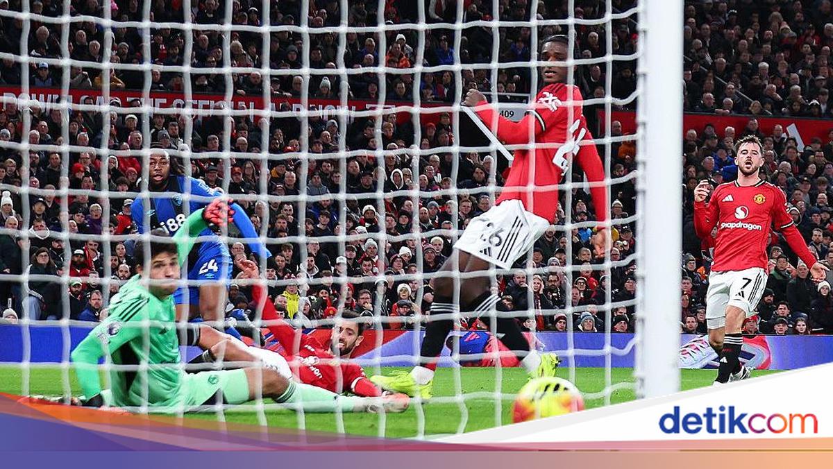 Drama 8 Gol! MU Ditahan Bournemouth 4-4, Fans Ngamuk soal Wasit