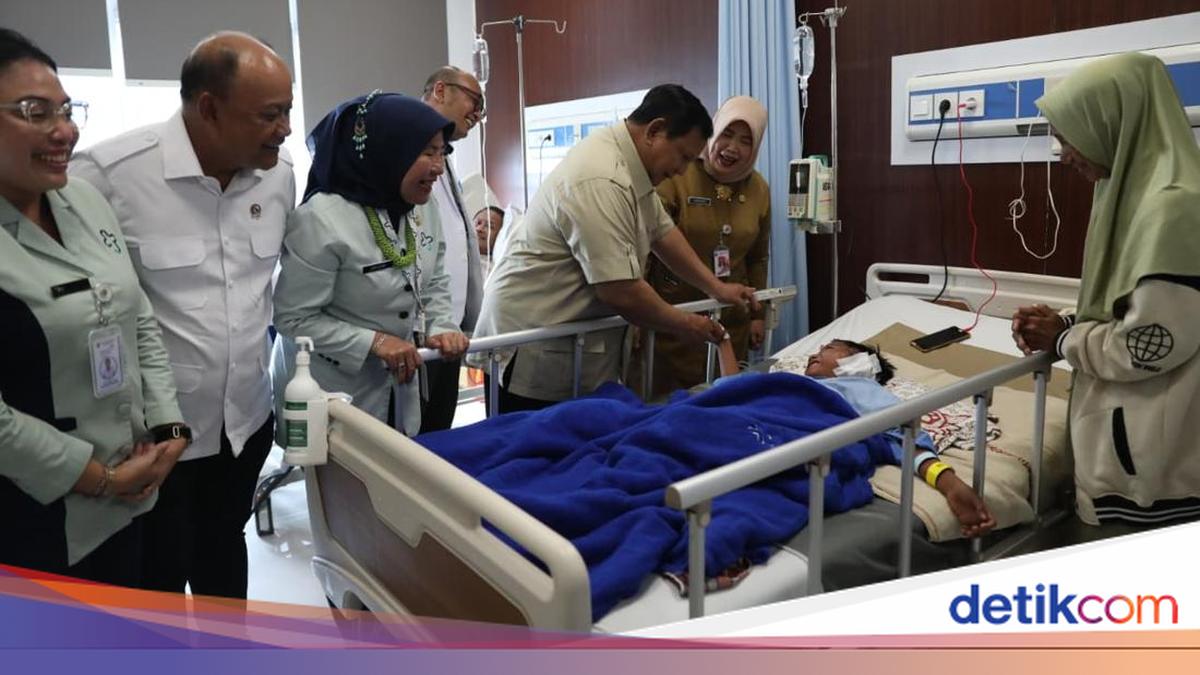 Jenguk Siswa Ditabrak Mobil MBG, Prabowo Akan Beri Ayam Goreng Favorit