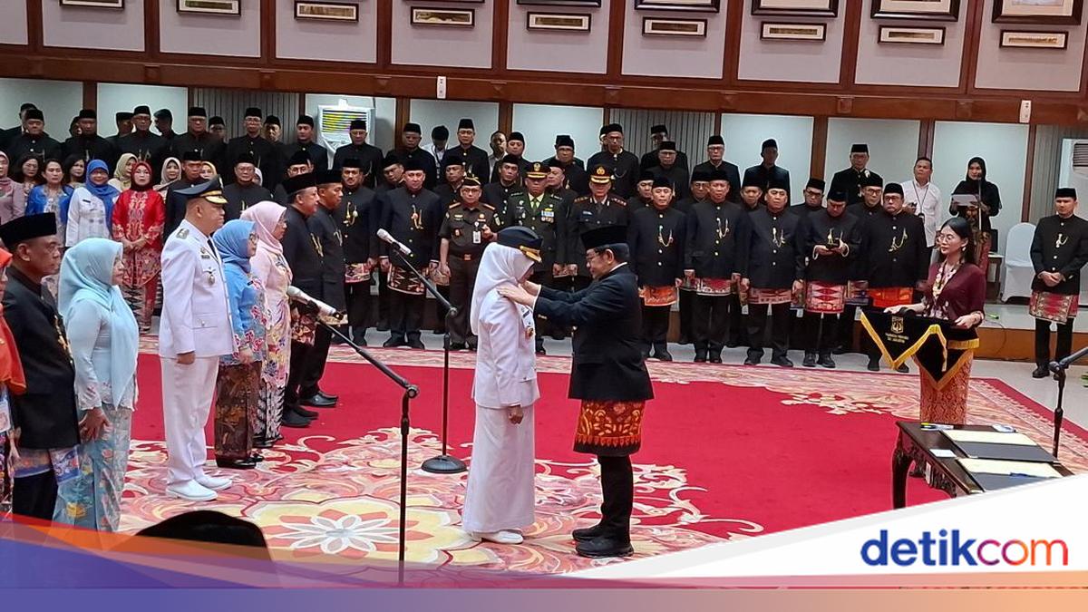 Pramono Lantik Iin Mutmainnah Jadi Walkot Jakbar, Dwi Oktavia Kadis PPPA