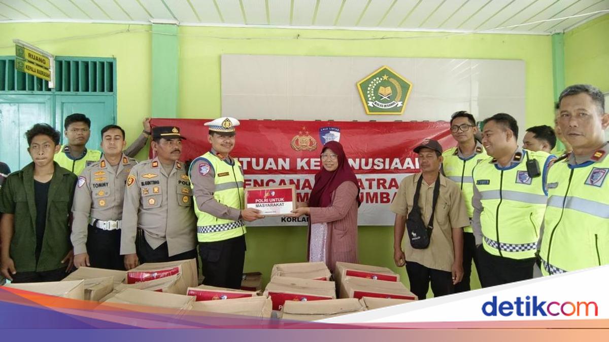 Tim Kemanusiaan Korlantas Tiba di Langkat Sumut, Salurkan Sembako Bagi Korban Banjir