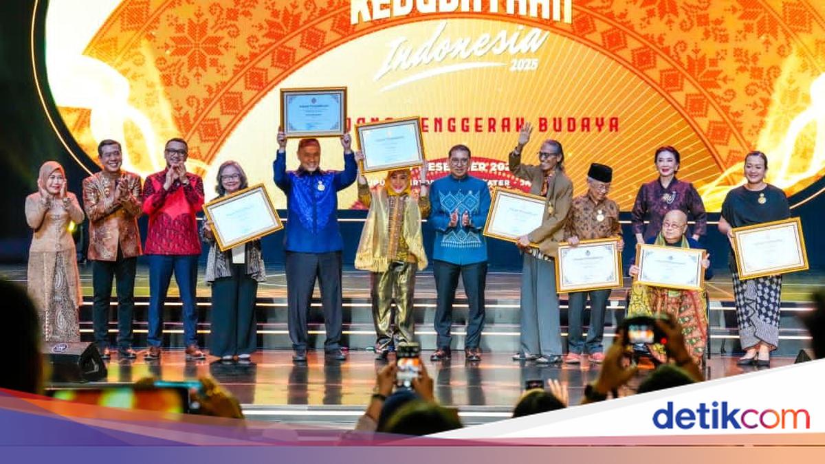 Kemenbud Berikan Penghargaan ke Tokoh Adat-Seniman, Berikut Daftarnya