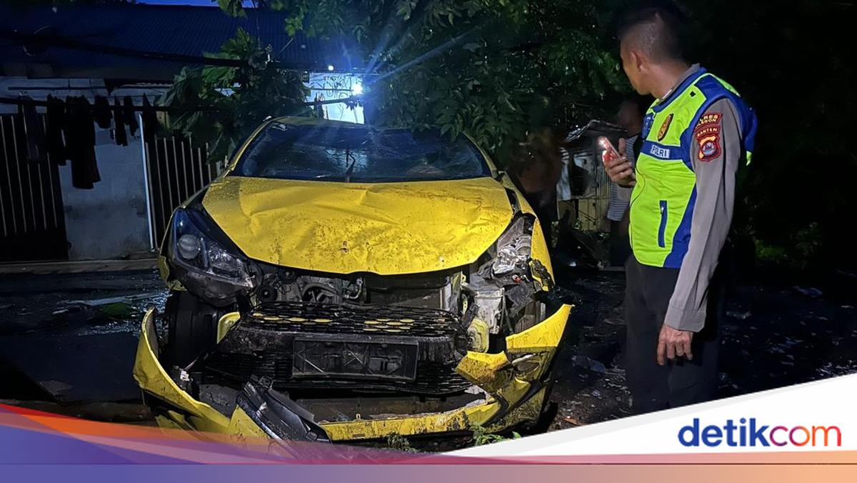 Mobil Terjun ke Bawah Jembatan di Cilegon, Diduga gegara Sopir Kejang