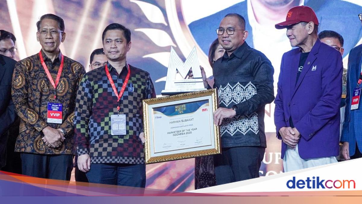 CEO ParagonCorp Raih Best of The Best Marketeer of The Year 2025