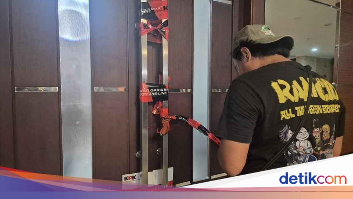 KPK OTT di Bekasi, Ruang Kerja Bupati Disegel