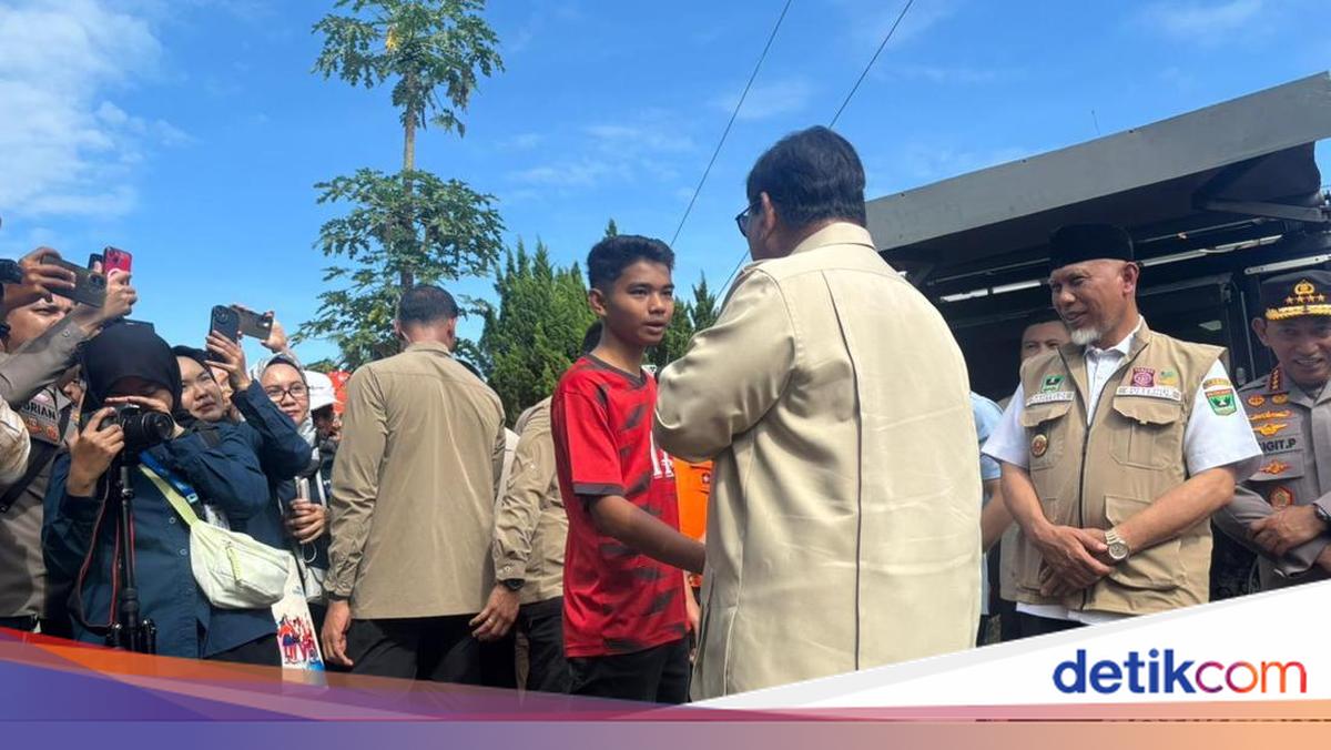 Momen Prabowo Tanya Nama-nama Menteri ke Pengungsi Bencana Sumbar