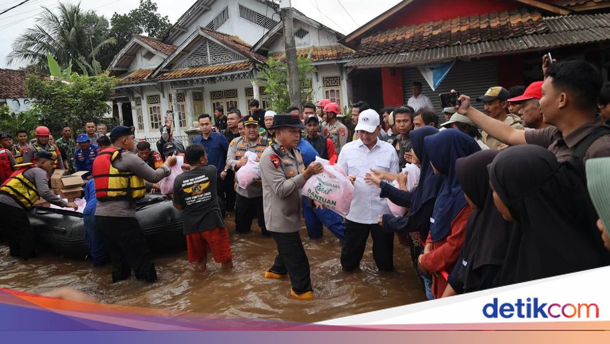 Kapolda dan Gubernur Banten Tinjau Korban Terdampak Banjir Padarincang Serang