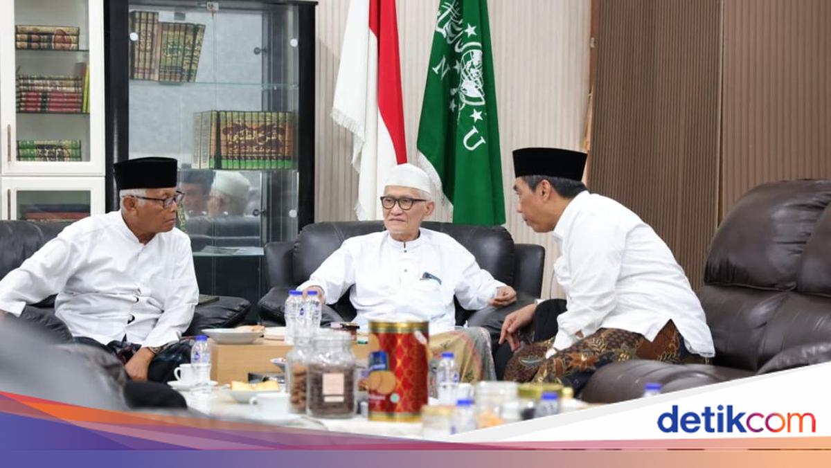 Sowan ke Ploso &amp; Lirboyo, Pj Ketum PBNU Perkuat Sanad-Soliditas Jam'iyyah
