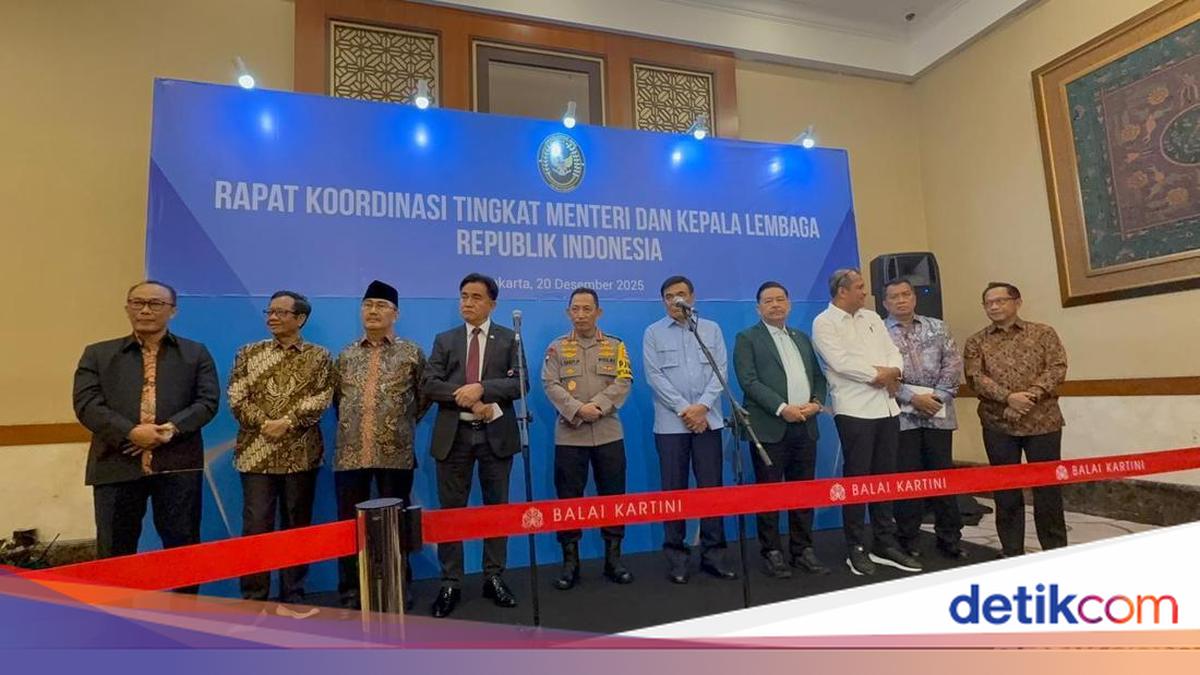 Kapolri Hadiri Rakor Tingkat Menteri dengan Komisi Percepatan Reformasi