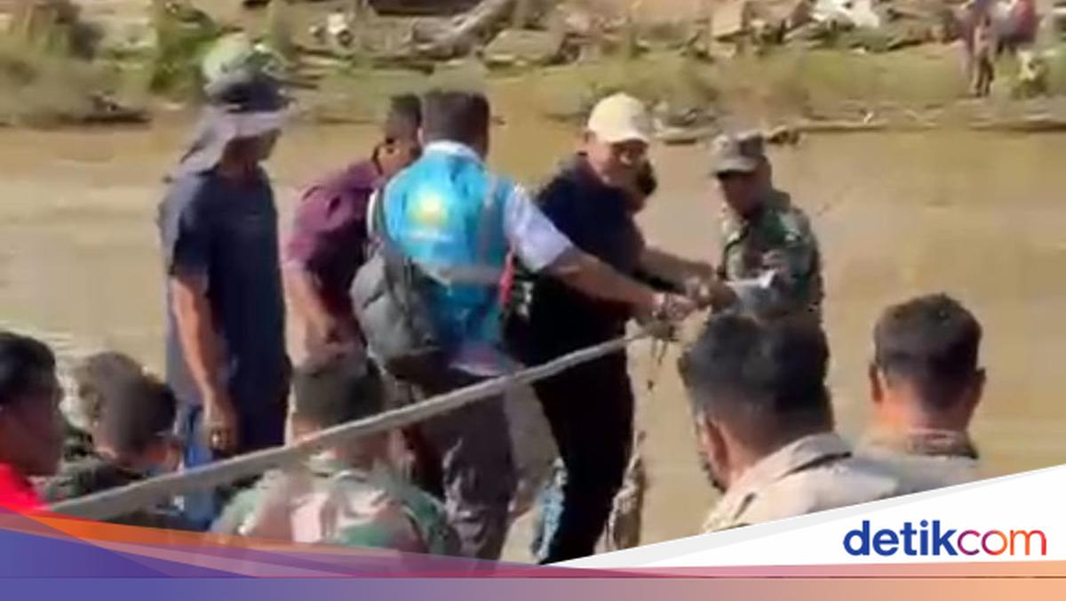 Tinjau Daerah Bencana, Wagub Aceh Jatuh ke Sungai Usai Rakit Terbalik