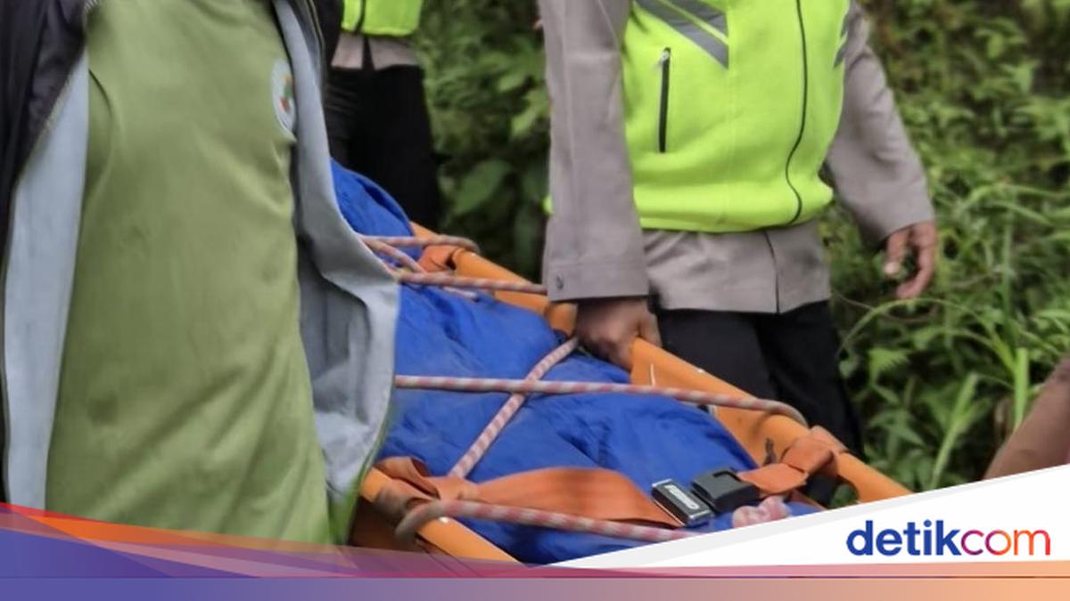 3 Pendaki Ilegal Naik Merapi Cuma Pakai Sandal Jepit, 1 Orang Ditemukan Tewas