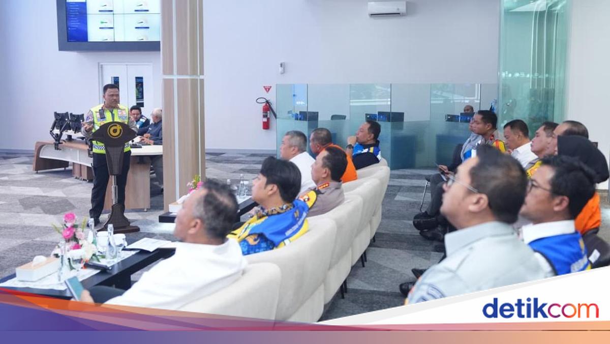 Kapolri Tinjau Arus Nataru, Kakorlantas Paparkan Kesiapan Hadapi Cuaca Buruk
