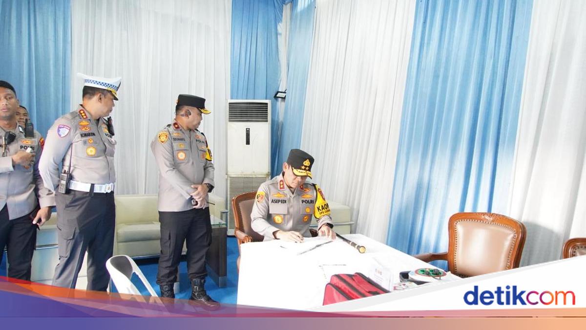 Kapolda Metro Cek Stasiun Gambir, Pastikan Keamanan di Masa Libur Nataru