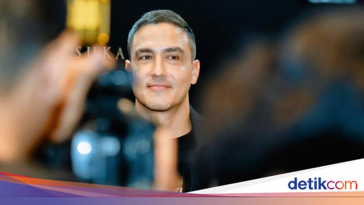 Hamish Daud di akhir tahun ini menyandang status baru usai bercerai dari Raisa. Ia pun ungkap rencana di akhir tahunnya. Seperti apa?