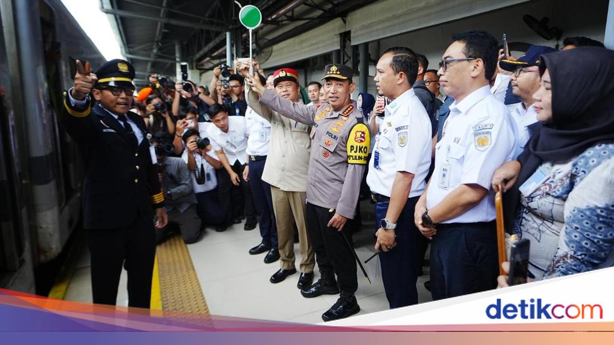 Kapolri Tinjau Stasiun Senen, Pastikan Kesiapan Pengamanan dan Pelayanan Nataru 2025