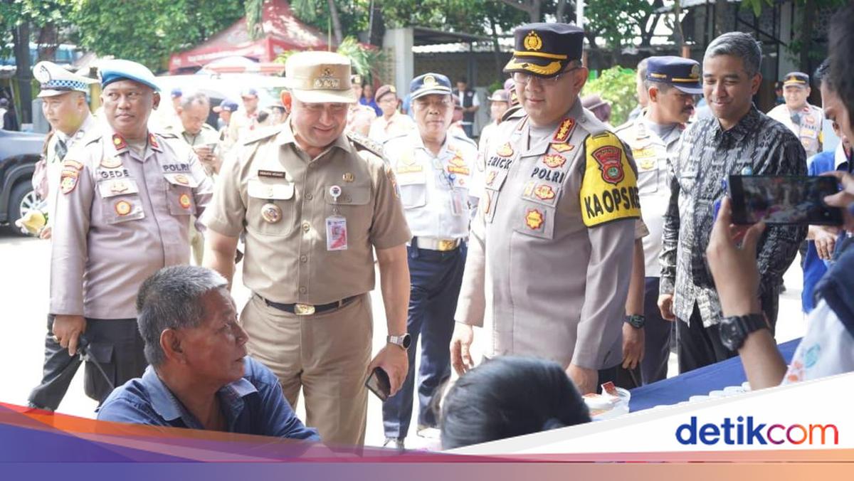 Jelang Nataru, Polisi Cek Kesehatan Sopir Bus di Terminal Tanjung Priok