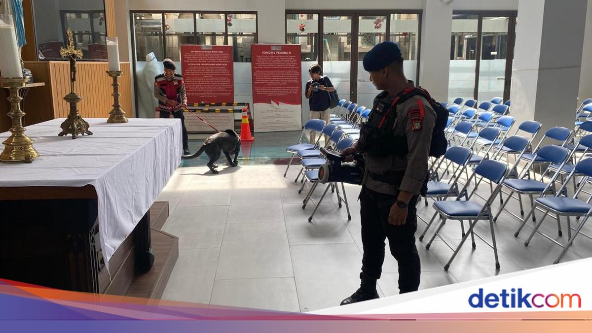 Gegana Polda Sterilisasi Gereja Katedral Jelang Natal, Anjing K9 Dilibatkan