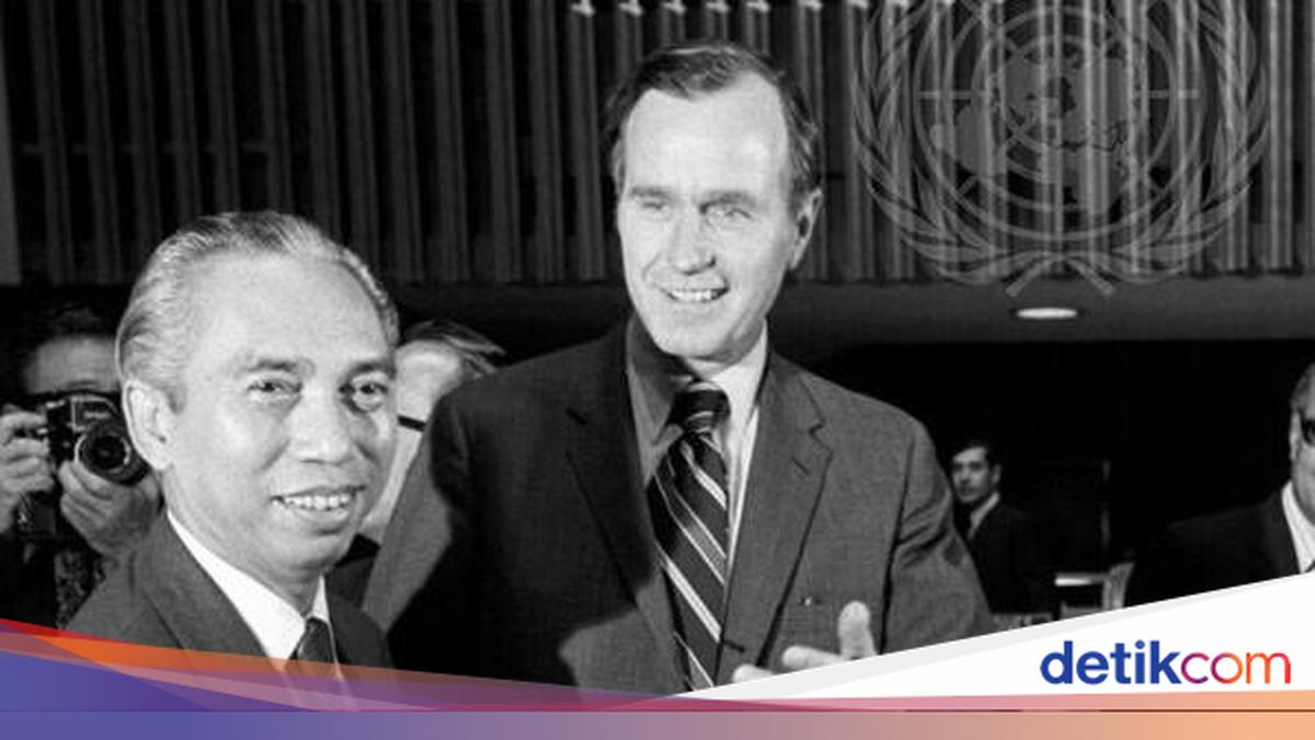 Jabatan Menlu tak sekadar kursi kabinet, tapi panggung tempat arah dan martabat Indonesia dipertaruhkan. Dari gaya ceplas-ceplos Adam Malik hingga diplomasi para legenda lainnya, mereka tak cuma jalankan kebijakan.

Via @detik_edu