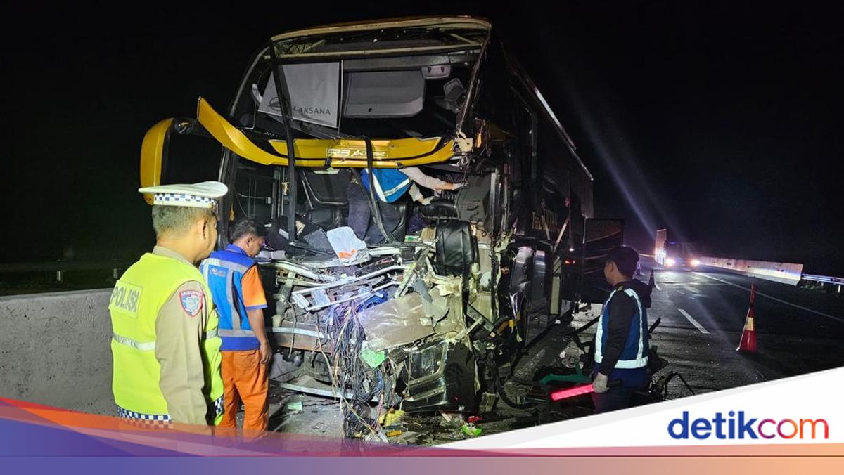 Bus The Sultan Kecelakaan di Tol Batang, 1 Orang Tewas