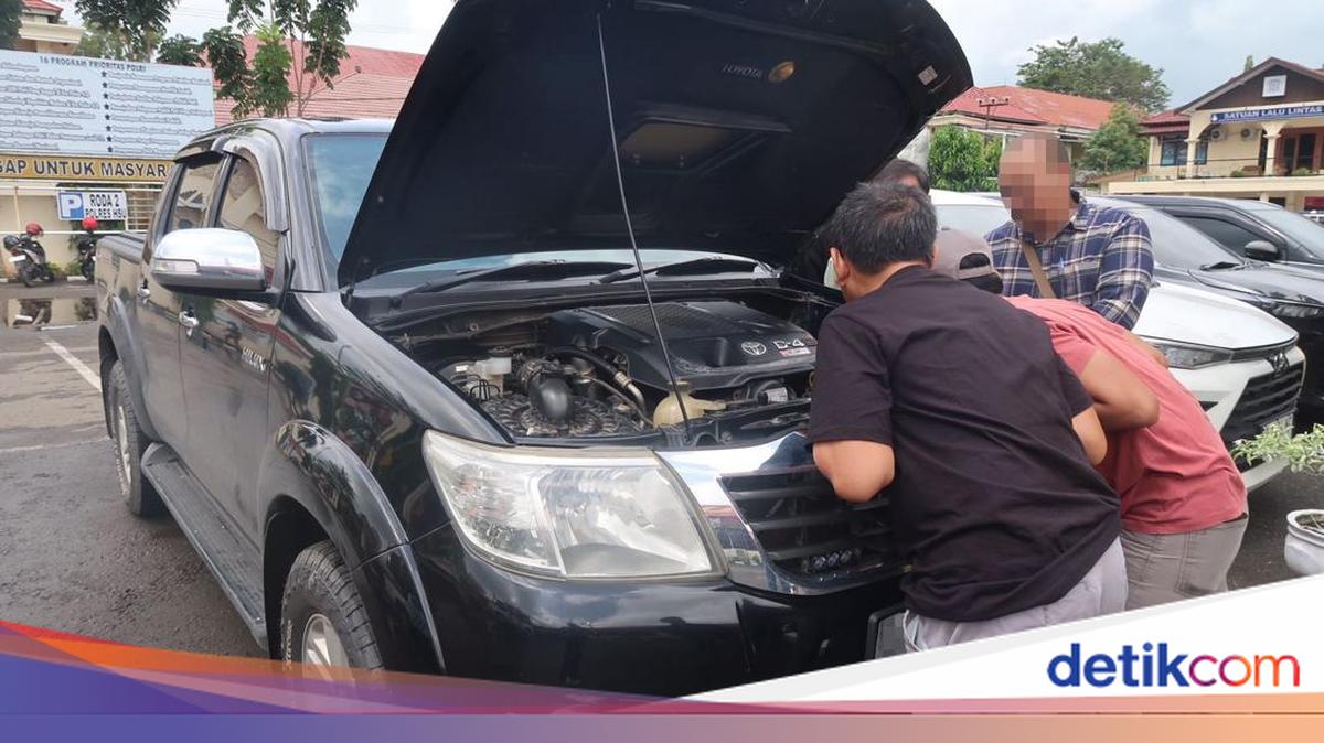 KPK Geledah Rumah-Kantor Kajari HSU, Sita Dokumen hingga Mobil