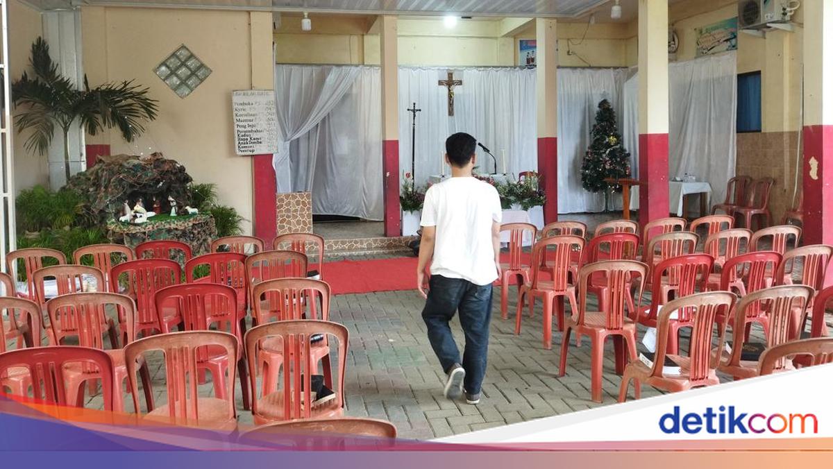 Tak Ada Gereja, Umat Katolik di Pandeglang Rayakan Natal di Halaman Sekolah