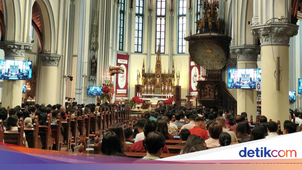 Ada Waktu Khusus saat Misa di Katedral, Jemaat Lansia Ngaku Lebih Khidmat