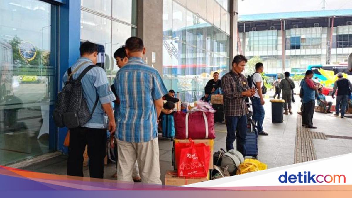 15 Ribu Lebih Pemudik Berangkat dari Terminal Pulo Gebang Saat Libur Natal