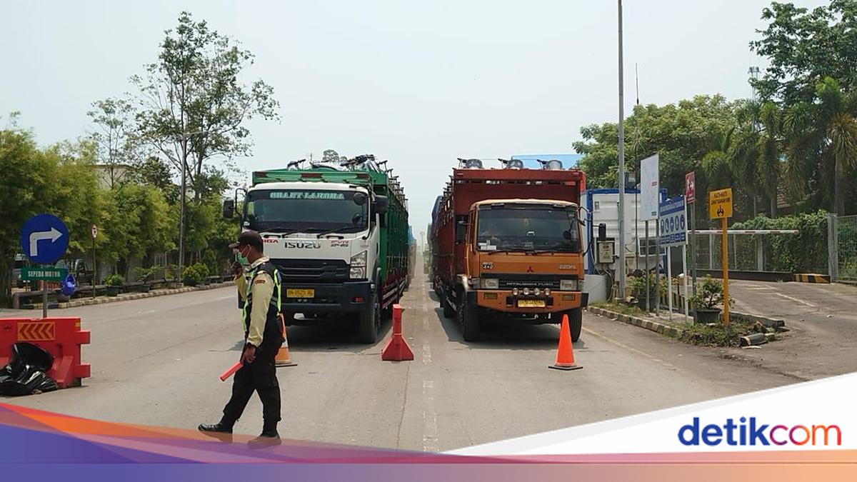 Arus Truk Meningkat, Polisi Berlakukan Contraflow Menuju Pelabuhan Ciwandan