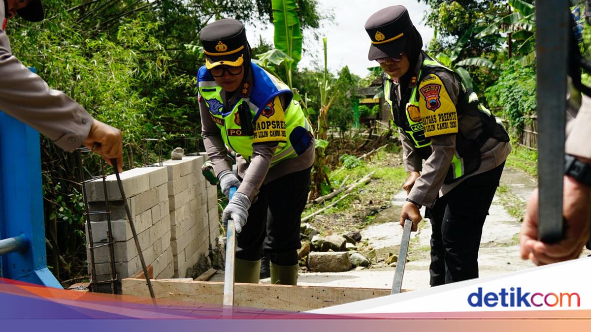 Polda Jateng Bantu Bangun Jembatan di Sragen Permudah Akses Warga