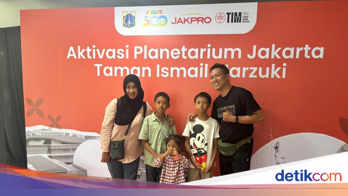 Warga Antusias Nikmati Pertunjukan Planetarium TIM: Bisa Lihat Tata Surya