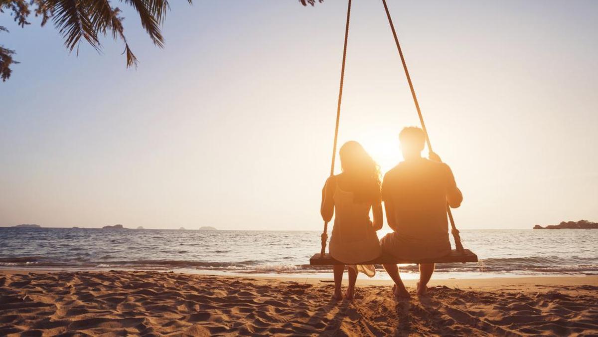 Banyak pasangan percaya kalau liburan bisa jadi "kunci" agar cepat hamil. Anggapan ini ternyata ada benarnya lho!