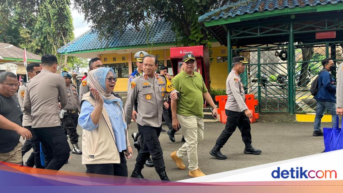 Kapolda Metro Kunjungi Objek Wisata Ragunan, Pastikan Libur Natal Aman