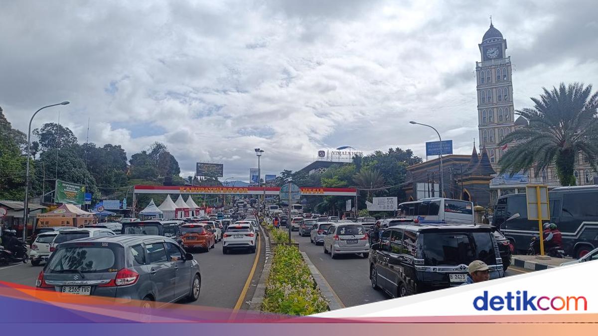 One Way Arah Puncak Bogor Diberlakukan, Lalin di Simpang Gadog Padat