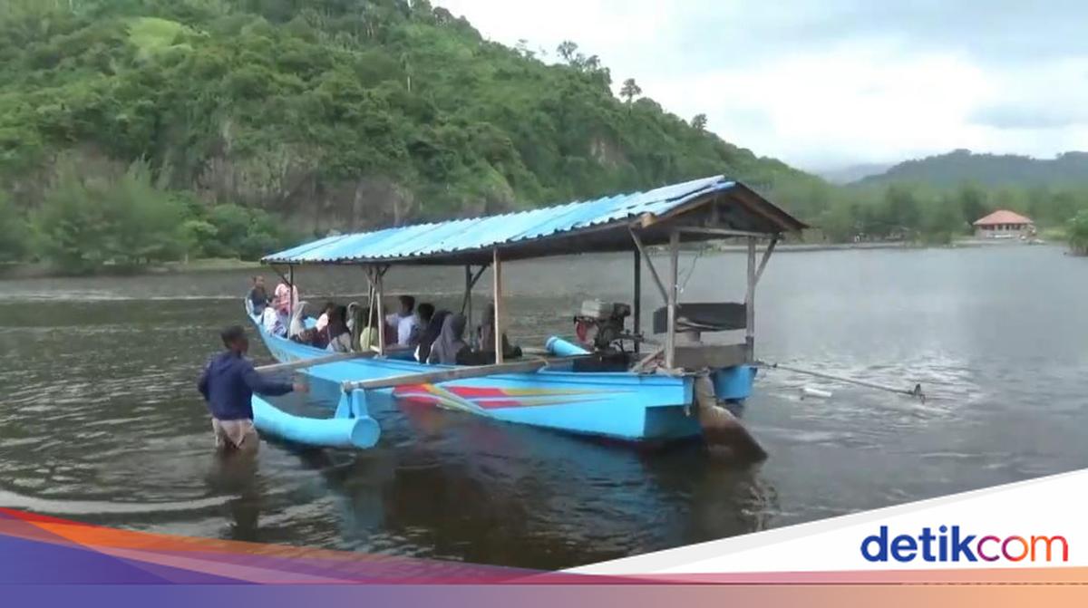 Menikmati Liburan di Pantai Dampar, Naik Perahu hingga Kulineran Seafood