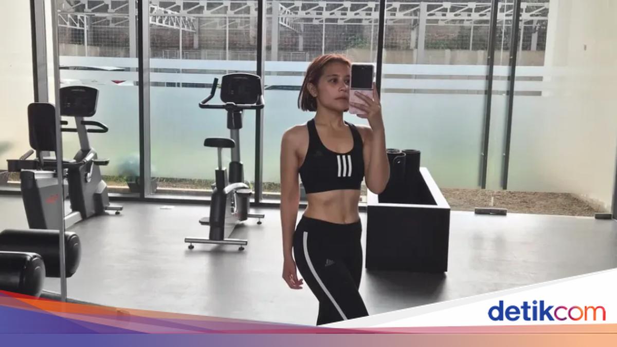 Prilly Latuconsina’s Gym Style: Flat Stomach in Sports Bra